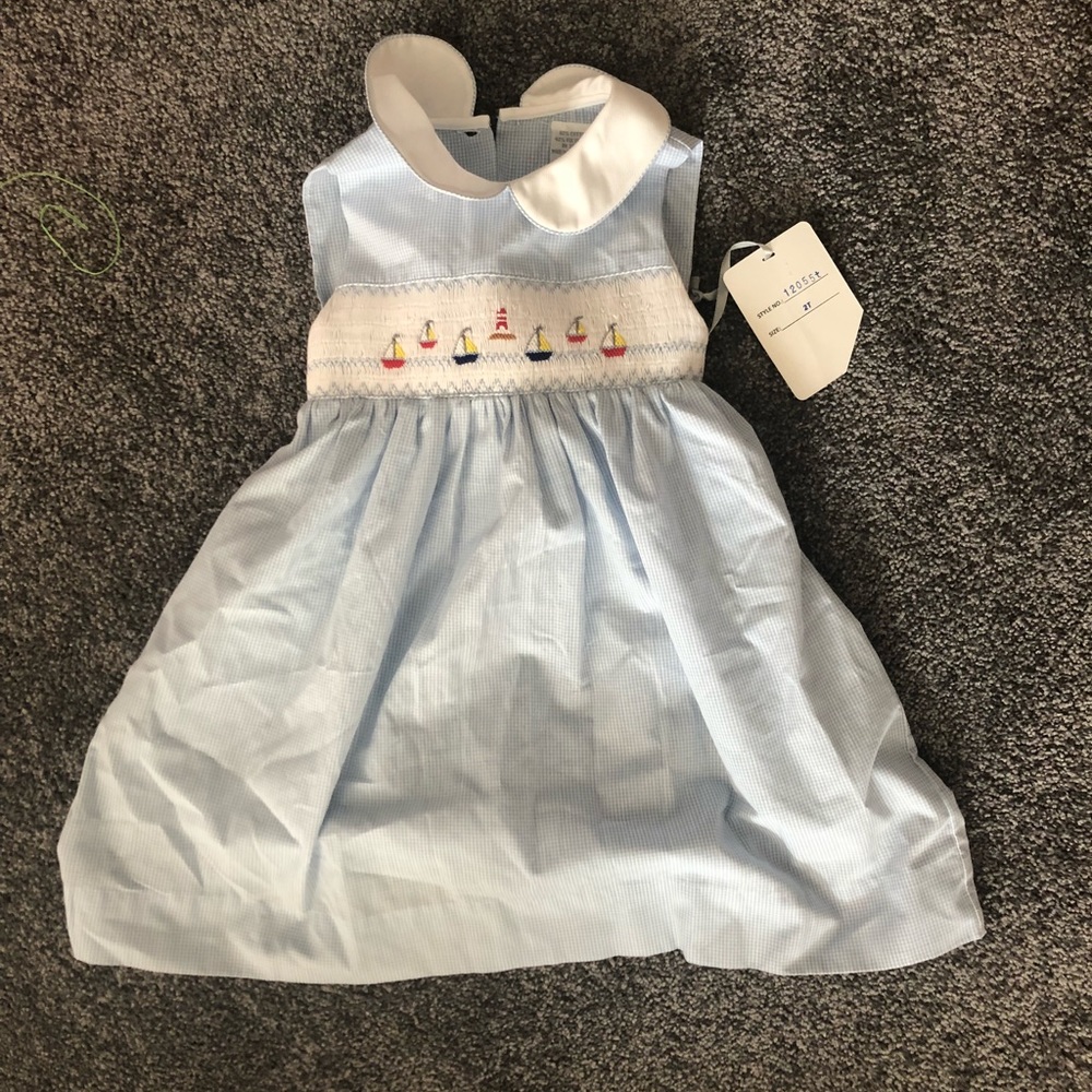 Carriage Boutique Smocked Dress 2t NWT